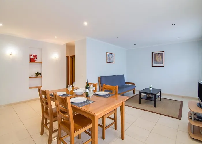 Da Em Armacao 아파트 *